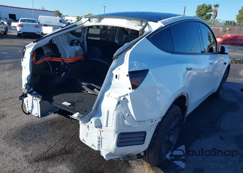 2025 Tesla Model Y Long Range Dual Motor Rear-Wheel Drive from USA, damaged, VIN 7SAYGDED2SF219910